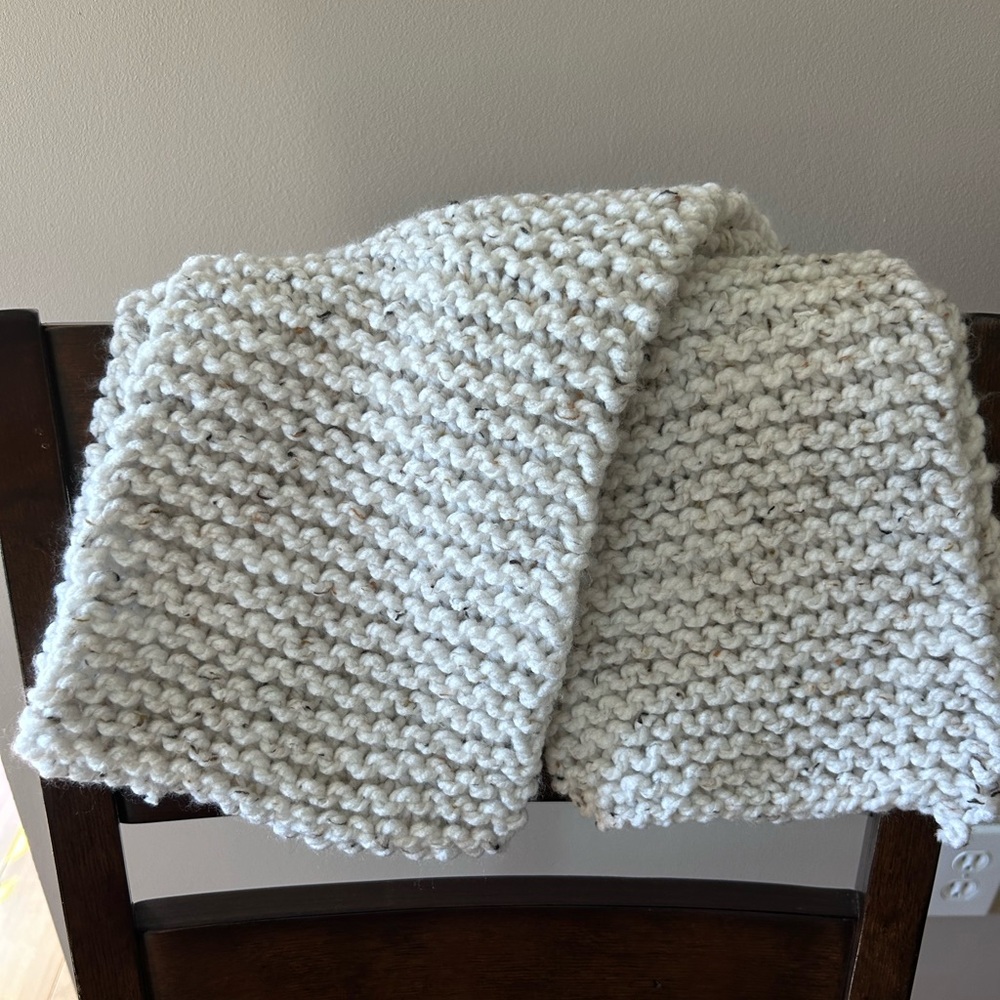 Handknit scarf 🧣